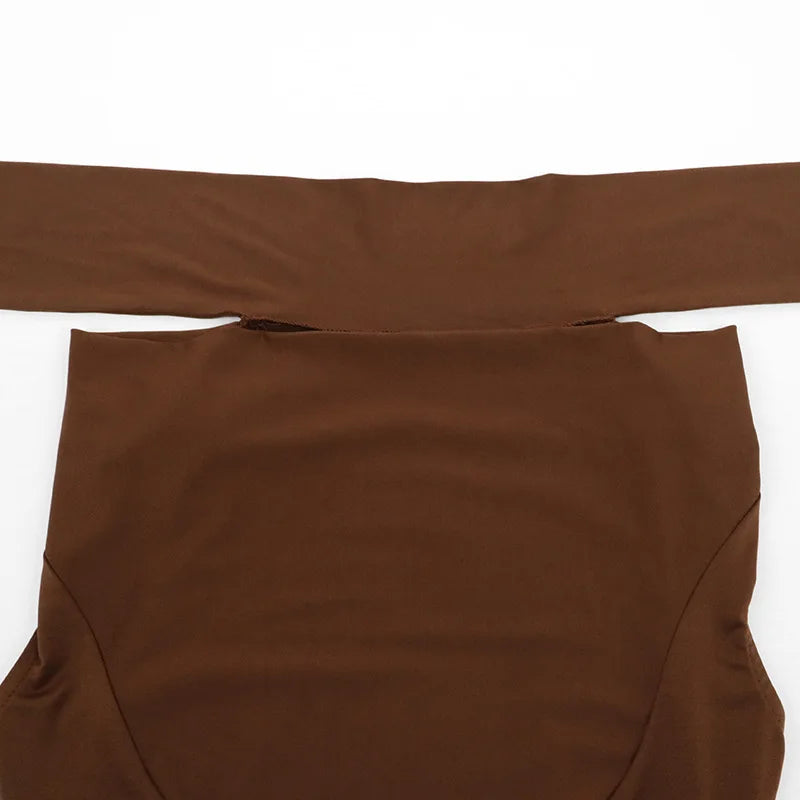 Top Ajustado sin Mangas con Detalles Drapeados / Crop Top Cruzado con Capucha