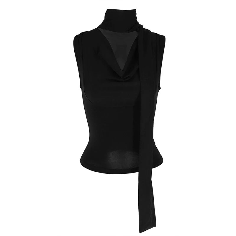 Top Ajustado sin Mangas con Detalles Drapeados / Crop Top Cruzado con Capucha
