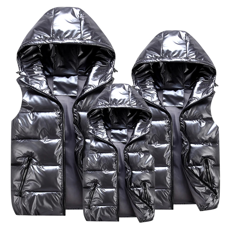Chaleco Acolchado Puffer con Acabado Brillante y Capucha / Chaleco Urbano Negro Brillante de Invierno