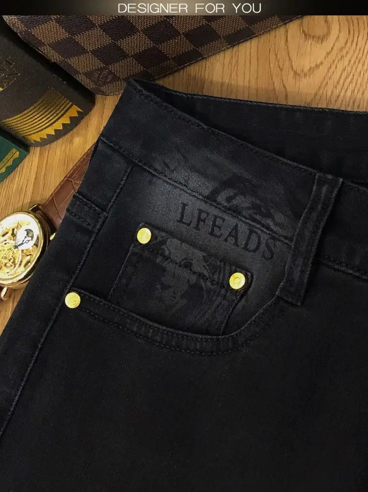 Vaqueros con Estampado Gráfico Monograma / Jeans Oscuros de Corte Recto con Diseño Urbano