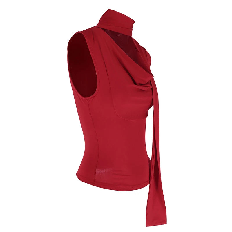 Top Ajustado sin Mangas con Detalles Drapeados / Crop Top Cruzado con Capucha