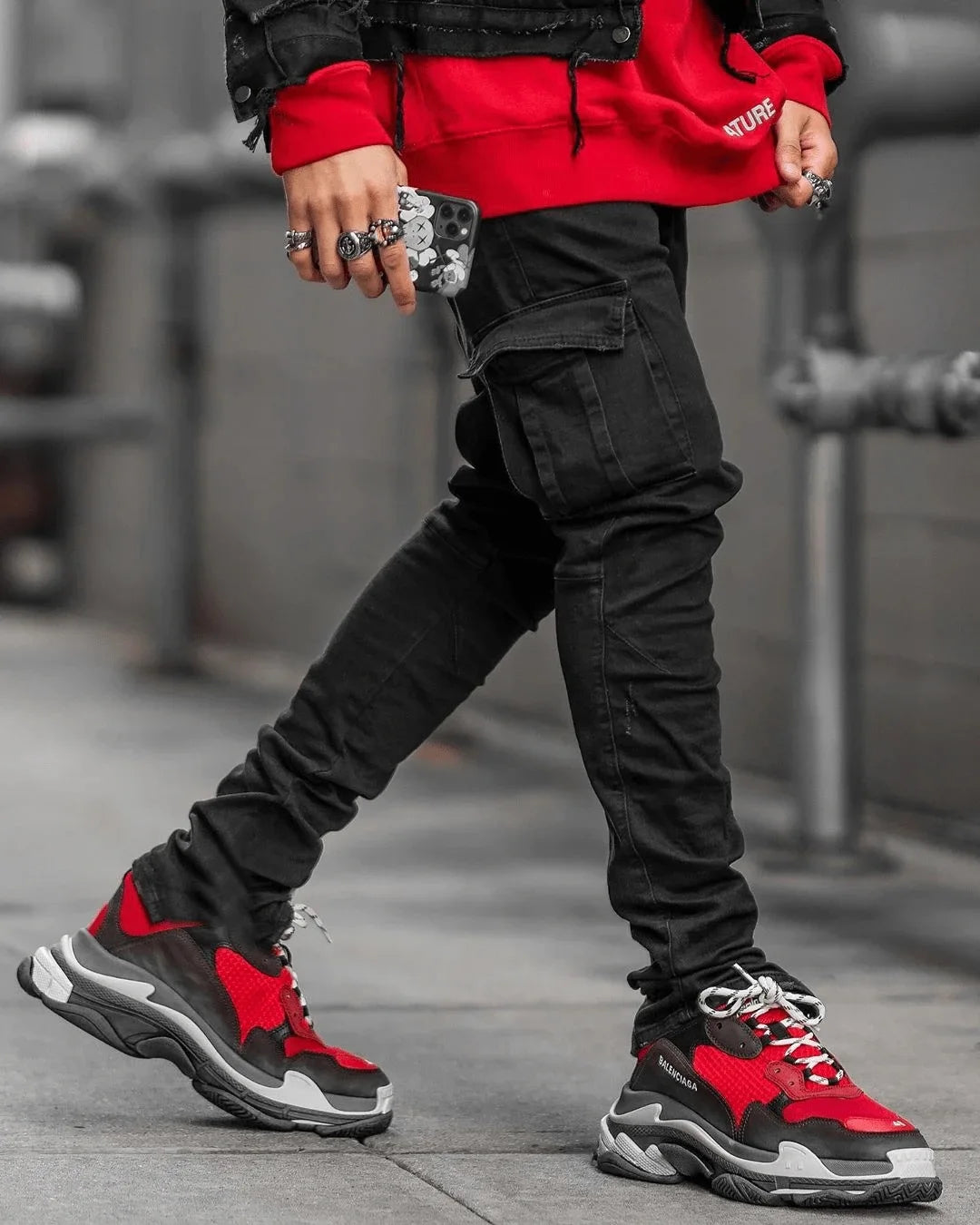 Vaqueros Elásticos Tipo Cargo con Bolsillos Laterales / Jeans Slim Fit con Diseño Cargo para Hombre